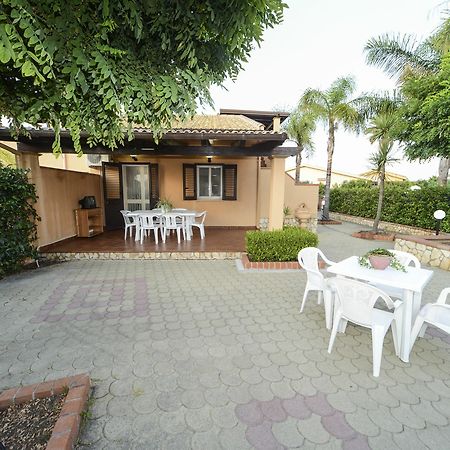 Villa Torre Roccella Кампофеличе ди Рокела Екстериор снимка