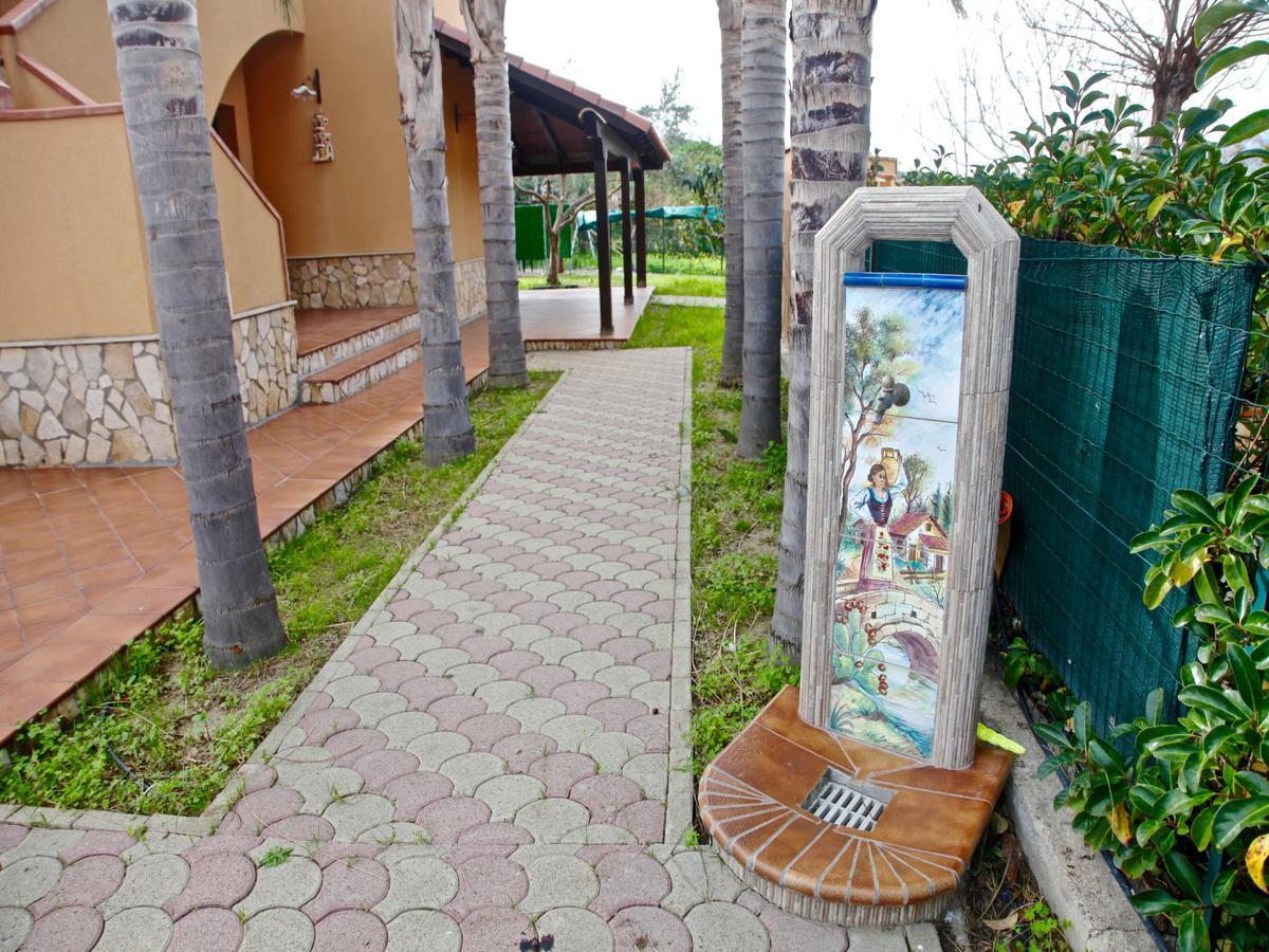 Villa Torre Roccella Кампофеличе ди Рокела Екстериор снимка