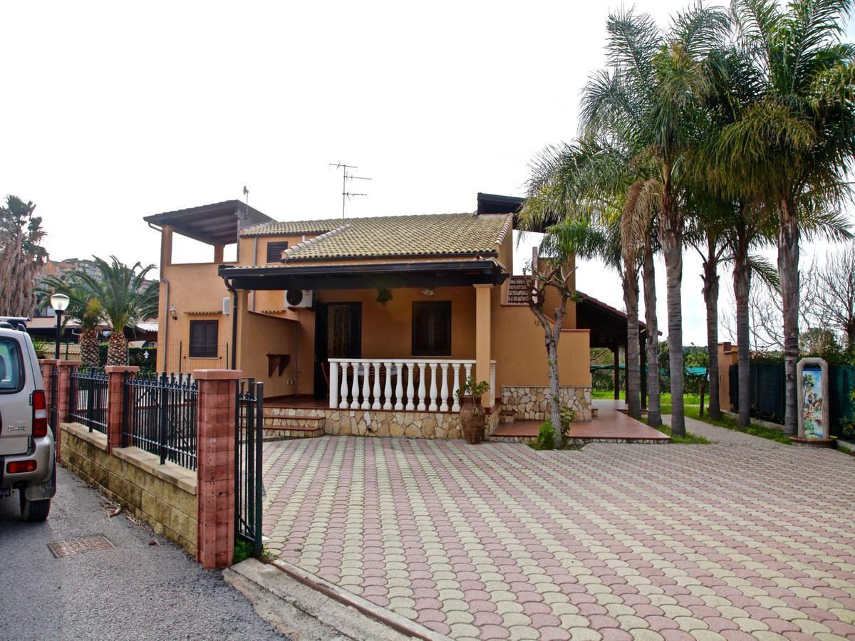 Villa Torre Roccella Кампофеличе ди Рокела Екстериор снимка