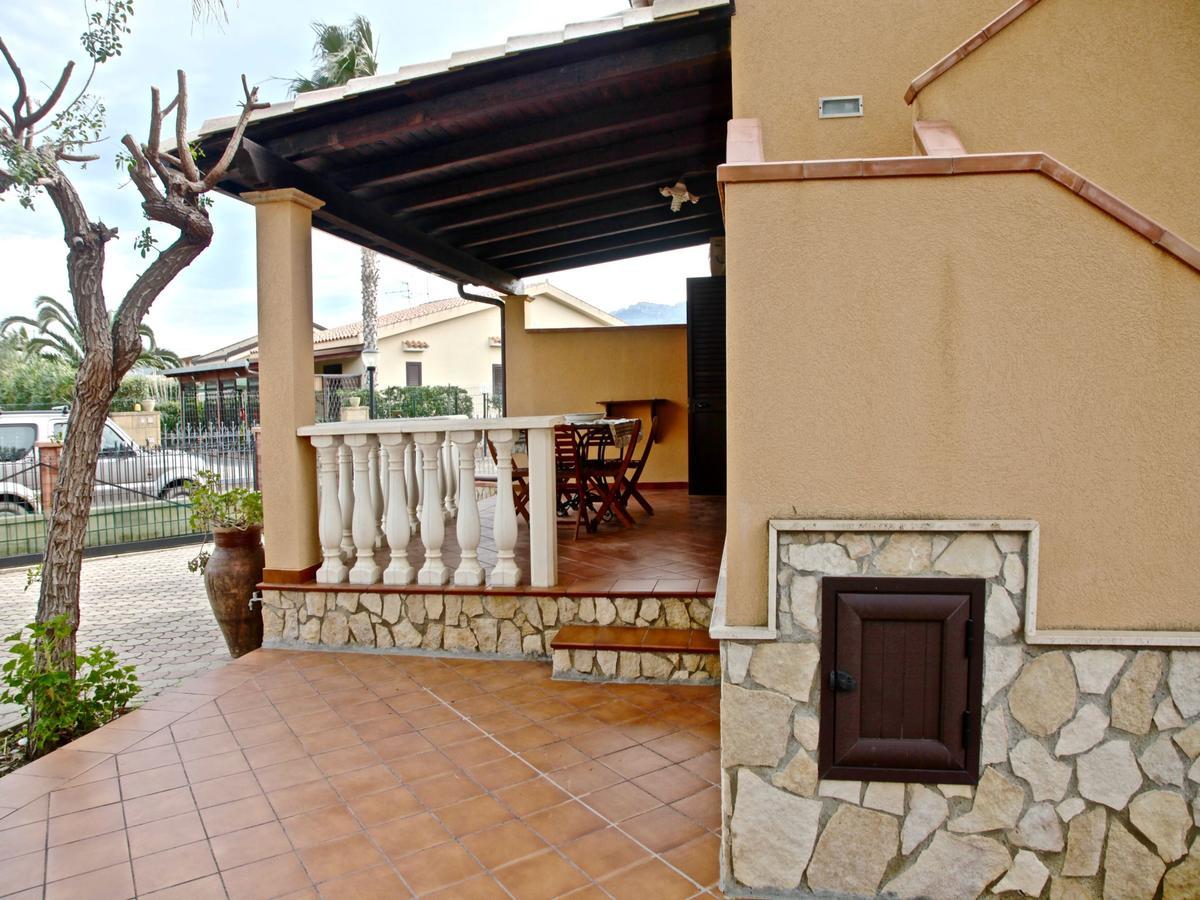 Villa Torre Roccella Кампофеличе ди Рокела Екстериор снимка