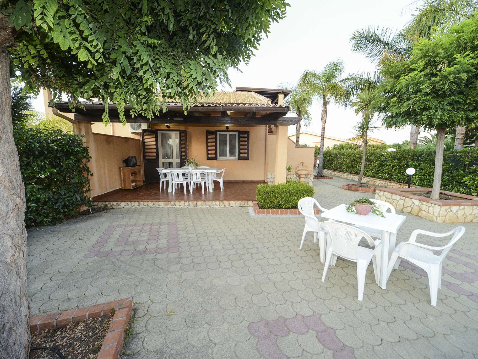 Villa Torre Roccella Кампофеличе ди Рокела Екстериор снимка